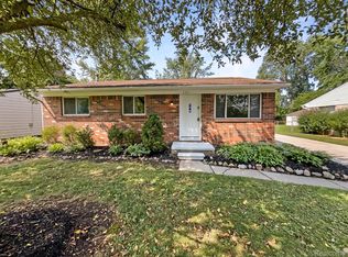 2061 Marlowe St, Canton, MI 48187
