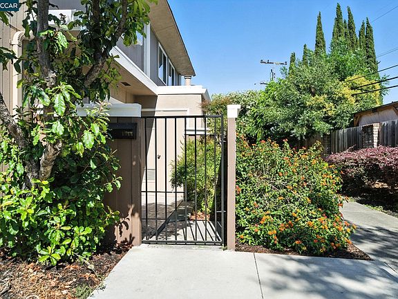 2nd image of 1014 Bancroft Rd