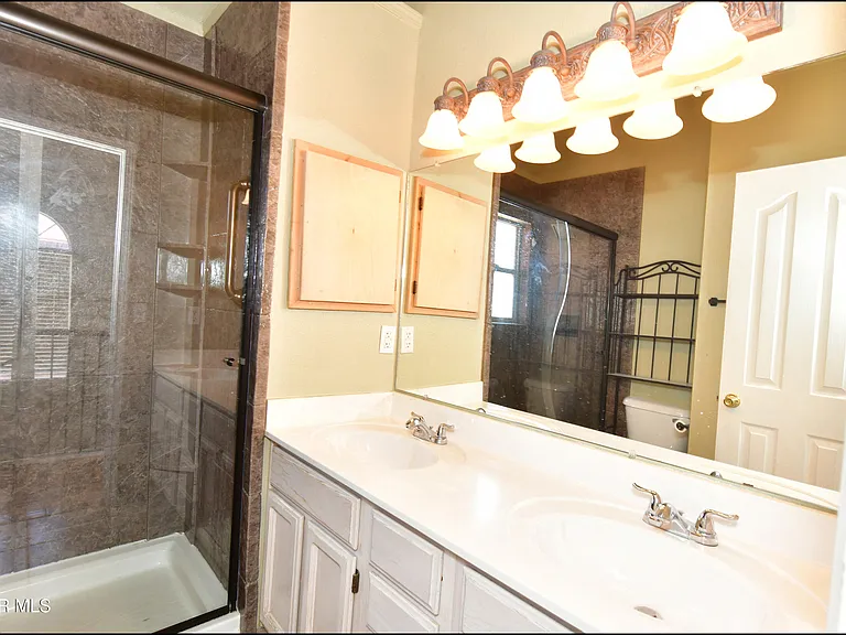 12121 Tower Hill Dr — Photo 27
