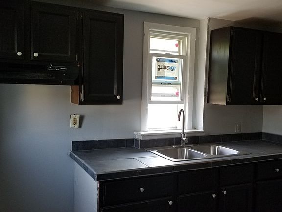 5th image of 139 Washington Ave