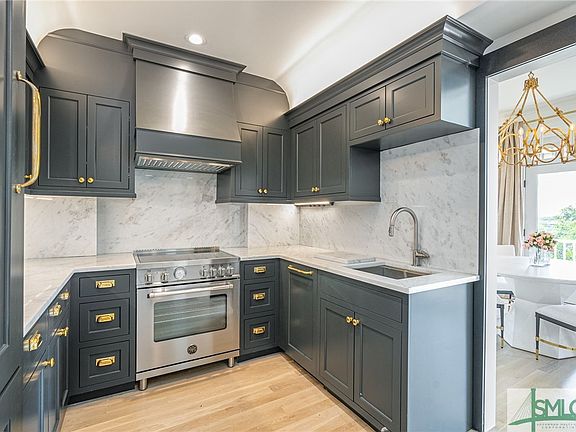 4th image of 106 W Gwinnett Street #6A