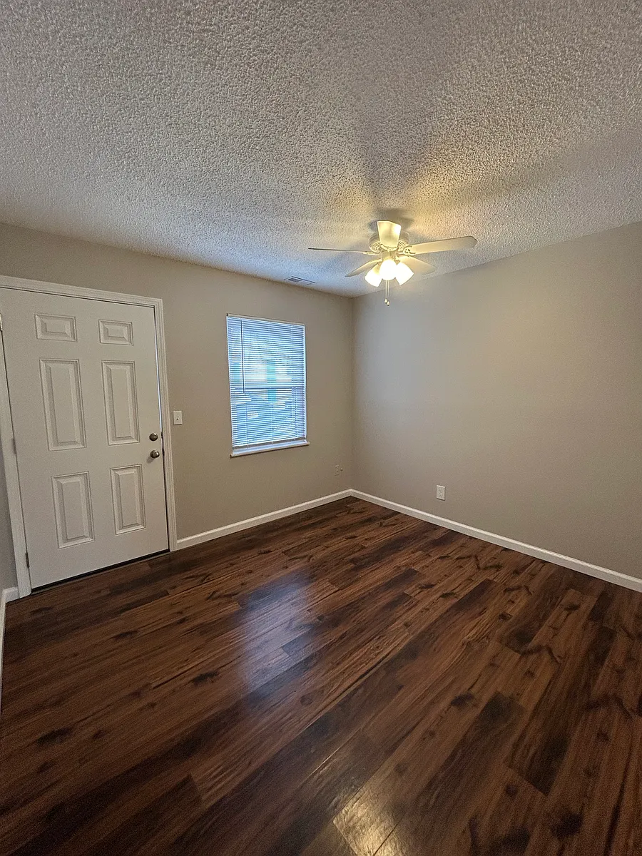 Dining Area - 1312 Troy Rd #C