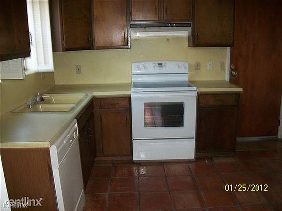 3rd image of 1630 Henderson St