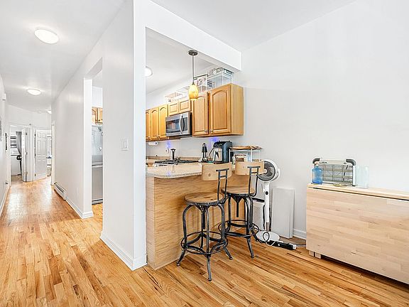 3rd image of 41 Claver Pl