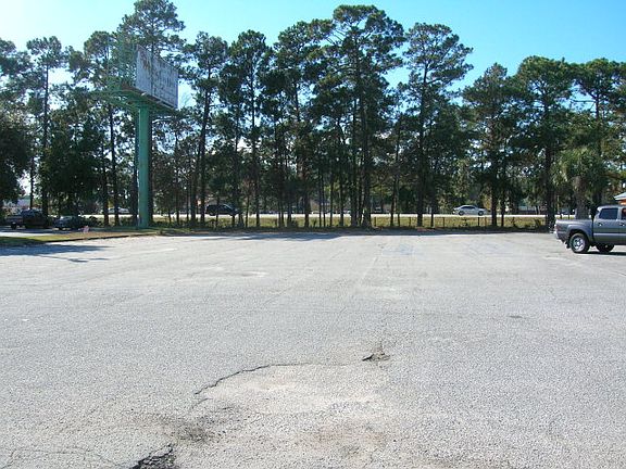 5th image of 600 Mall Blvd