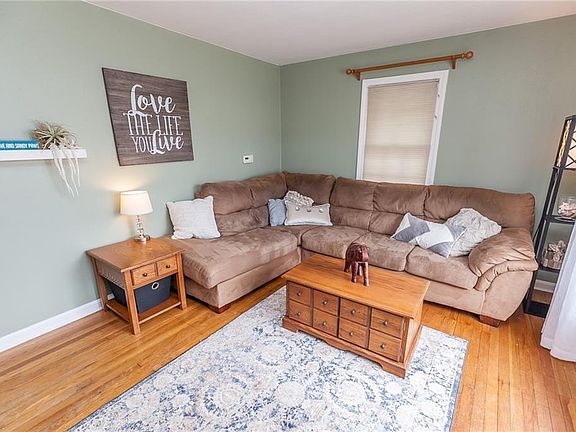 4th image of 329 Adams Ave
