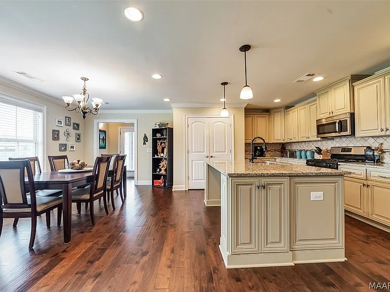 8115 Faith Ct — Photo 9