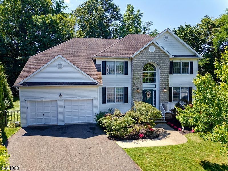 1st image of 6 Mccune Ct