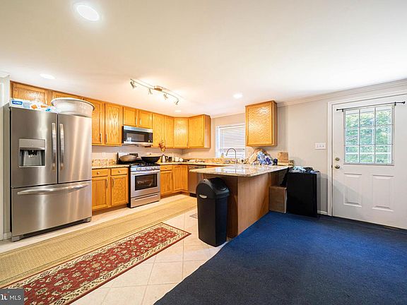 4th image of 1829 Loney St