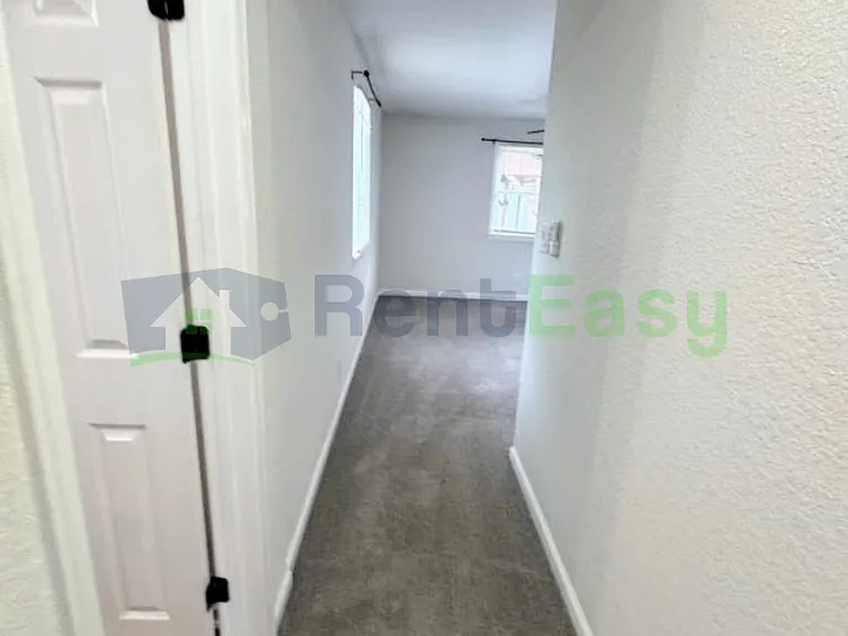 4113 4th St — Photo 9