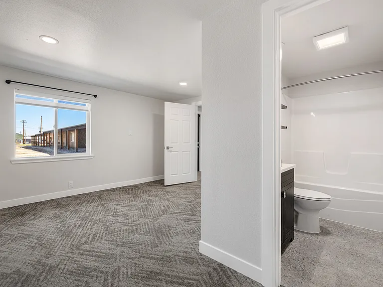 Ponderosa Apartments — Photo 22