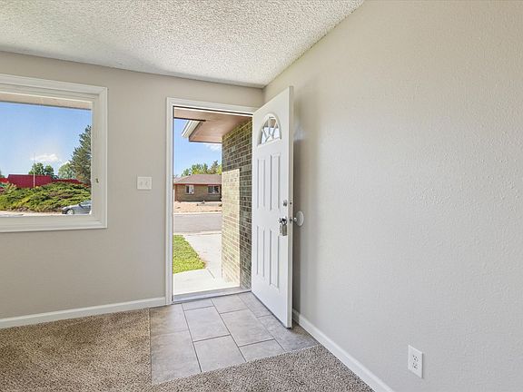 3rd image of 912 Kelly Pl #912