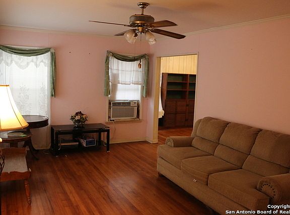 4th image of 607 Sutton Dr