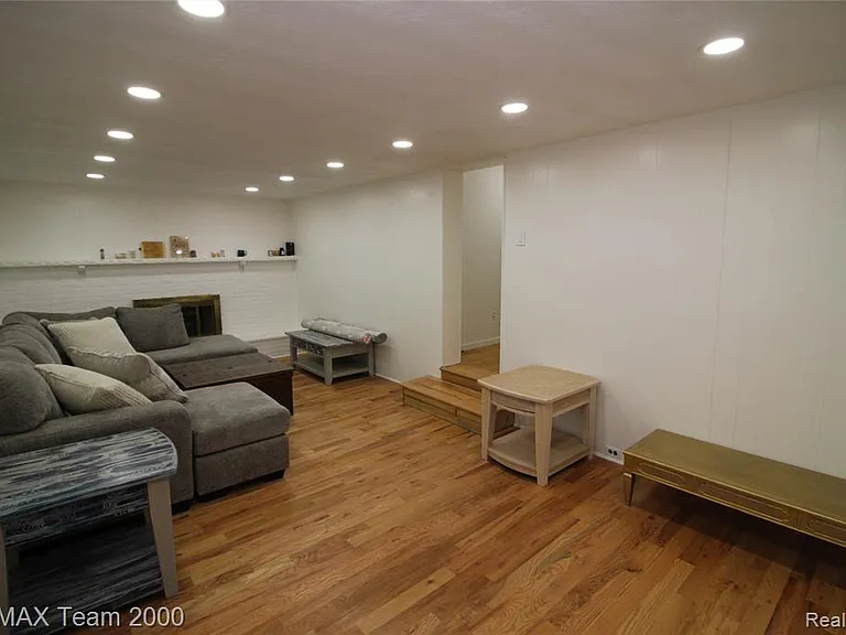 24301 Colgate St — Photo 17