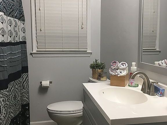4th image of 3813 Salmon Ct