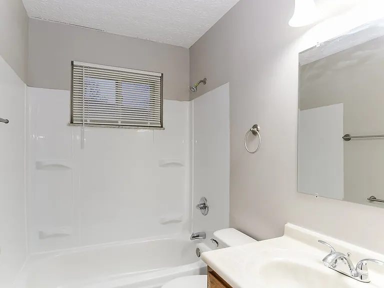 3944 Ivorton Rd E — Photo 14
