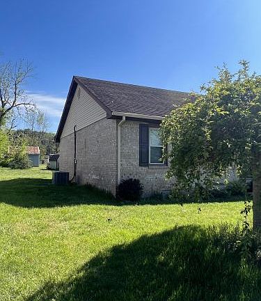 5th image of 640 Sycamore Dr