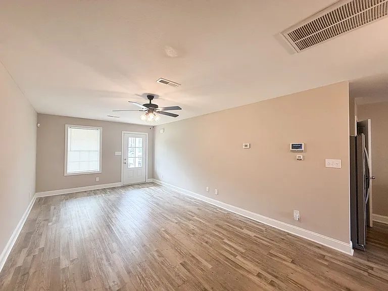 796 Lillian Grace Dr — Photo 2