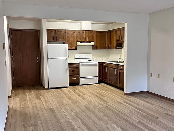 2nd image of W528 Park Dr #11