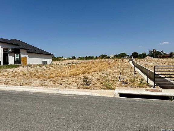 3rd image of 713 ENCINAL DR LOT 9