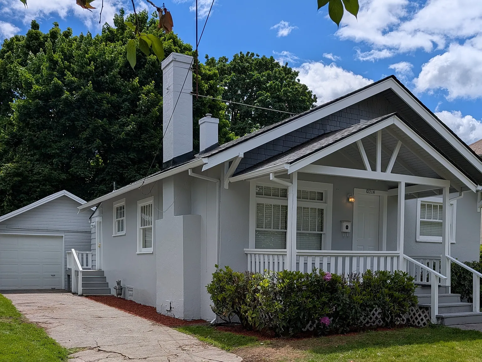 3 bed, 1000 sqft, $1,600 — Photo 2