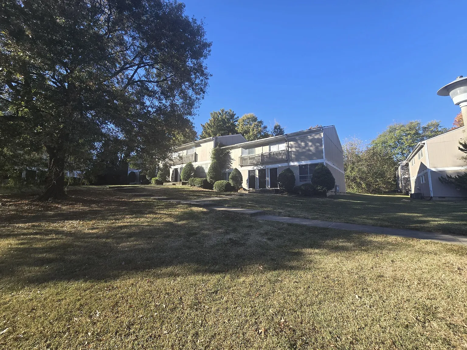 2 bed, $1,095 — Photo 1