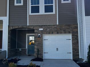 933 Field Ivy Dr, Fuquay Varina, NC 27526