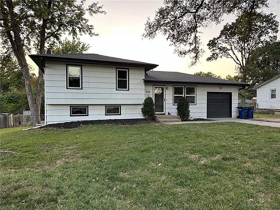 2nd image of 310 Monterey Ave