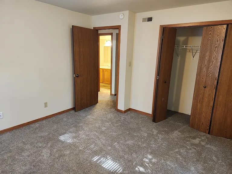 Creekstone Apartments — Photo 18