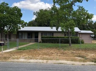 203 Graham Rd, Kenedy, TX 78119