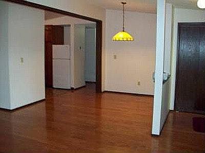 dining area / hardwood flooring