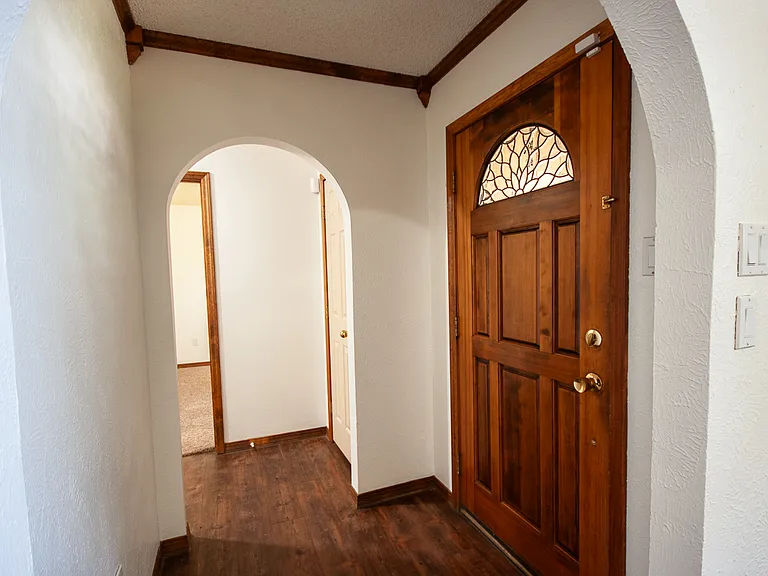 421 Chanticleer Pl — Photo 2