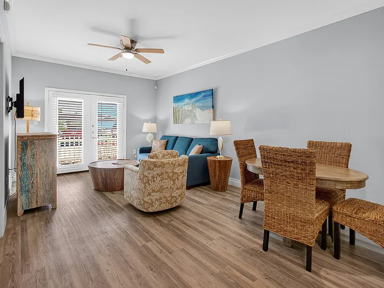Compass Bay Apartments & Marina — Photo 12