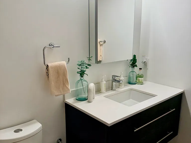 500 Fairmount Ave #302 — Photo 19