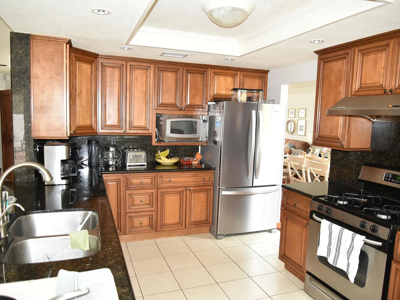 4 bed, 2177 sqft, $5,400 — Photo 3
