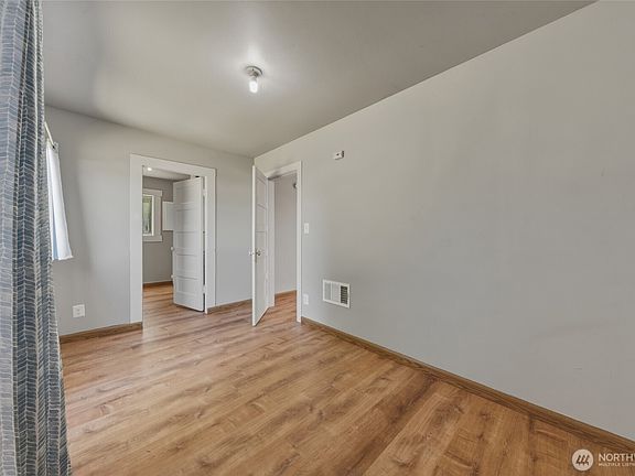 2nd image of 220 MCauliff