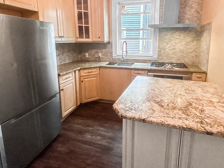 630 Kossuth St #1 — Photo 20