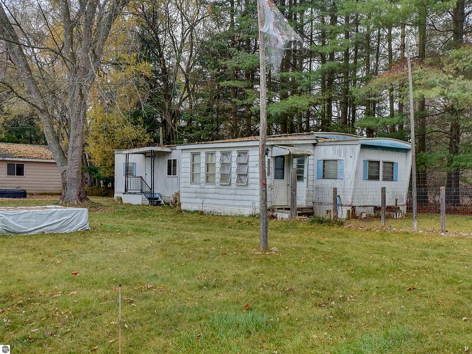 1st image of 974 W Parkway Dr