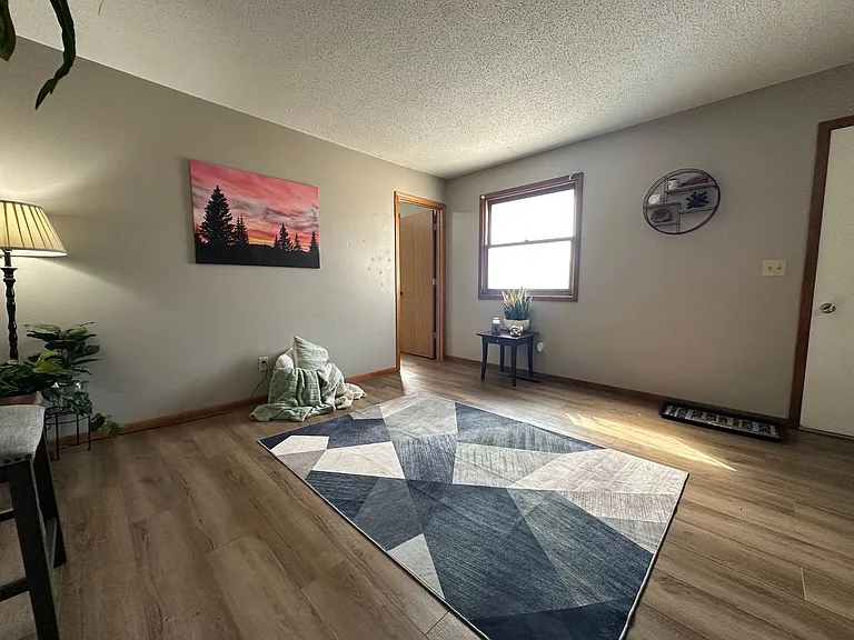 322 S Washington St — Photo 11
