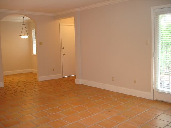 4th image of 1926 Norfolk St APT 16