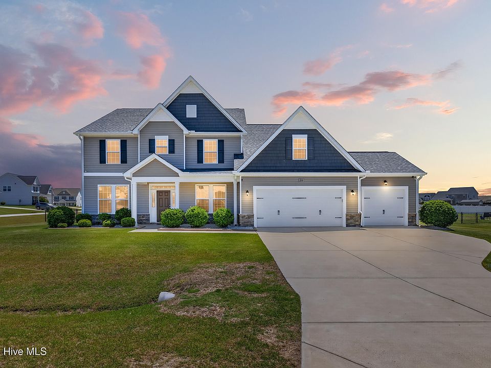 1st image of 210 Artesa Drive