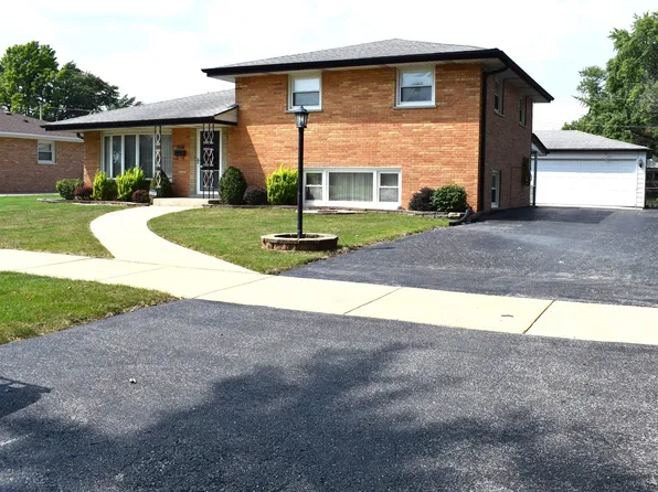 6432 W 83rd Pl, Oak Lawn, IL 60459