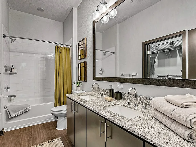 Cortland Santos Flats — Photo 9