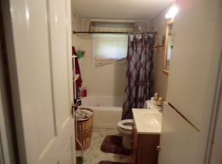 52 Broad St, Glouster, OH 45732
