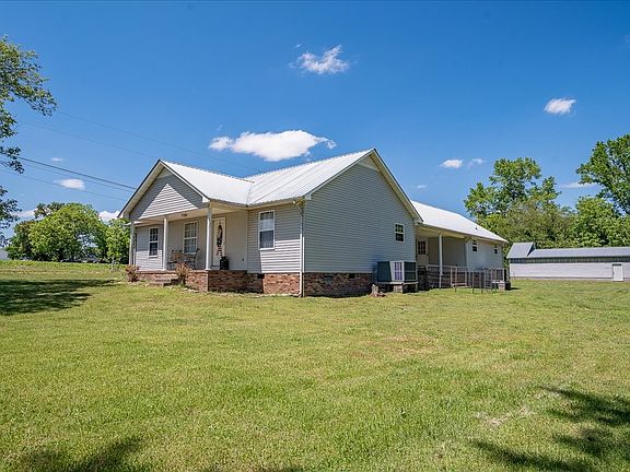 2nd image of 706 Tingle Trapp Rd