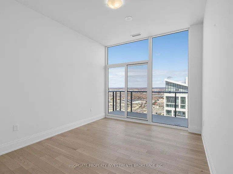 27 Korda Gate #Penthouse 107 — Photo 18