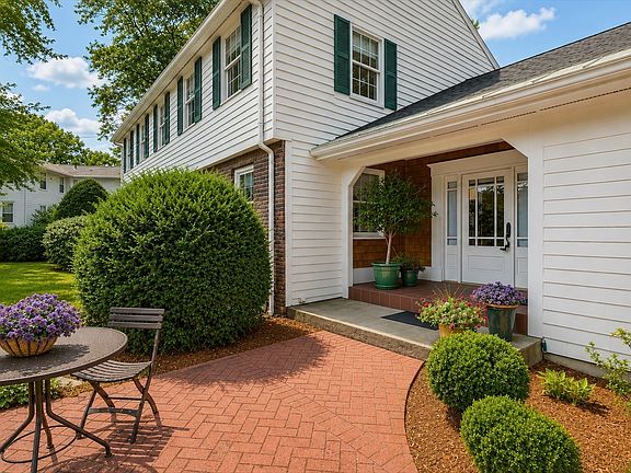 4th image of 27 Church Ln