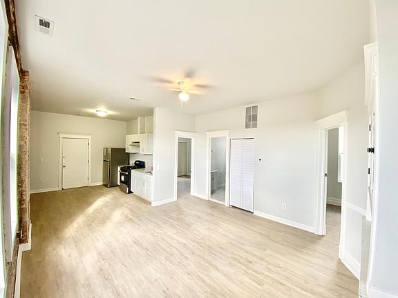 2nd image of 2238 S Homan Ave #2R