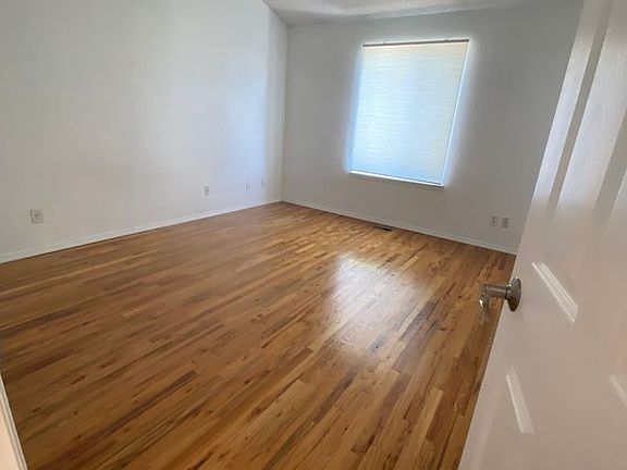 5th image of 4323 Broemel Ave