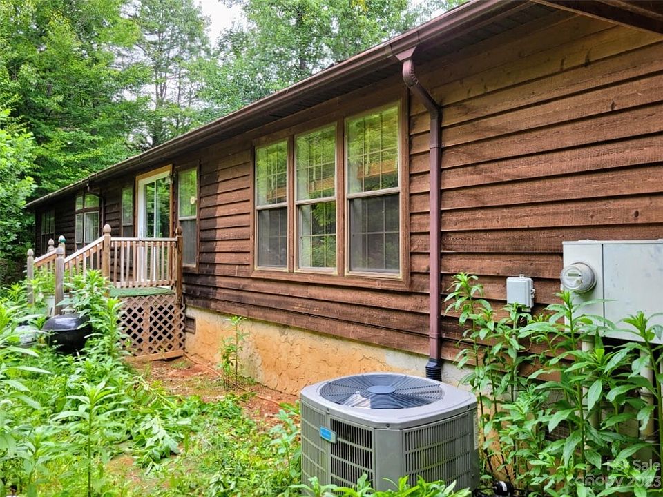 2nd image of 1300 Ray Cove Rd
